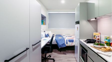 A studio apartment with a separate kitchen. 【2 weeks rent free】 - Photo 3