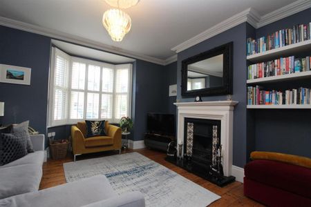3 bedroom terraced house to rent - Photo 2