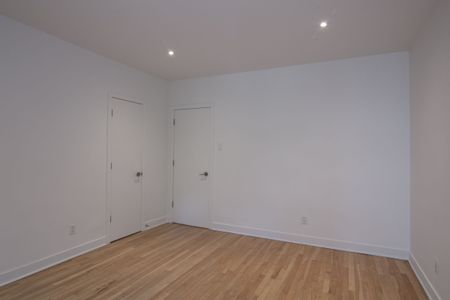 2105 Chomedey Street - Photo 2