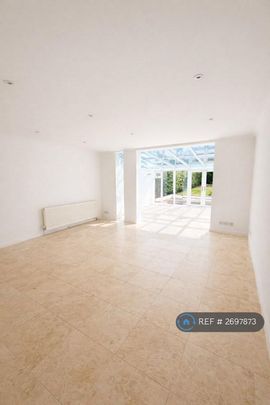 5 bedroom terraced house to rent - Photo 1