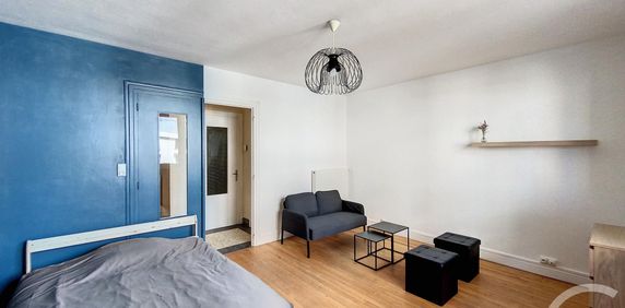 Location Appartement 1 pièce 42m² CLERMONT FERRAND 63000 - Photo 2