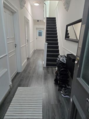 Room in a Shared House, St. Marys Road, NW10 - Photo 1