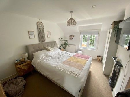 3 bedroom semi-detached house to rent - Photo 4