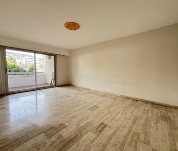 Location Appartement 3 pièces 66m² NICE 06000 - Photo 4
