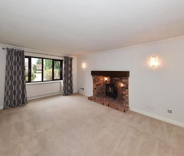 4 bedroom detached house to rent - Photo 2