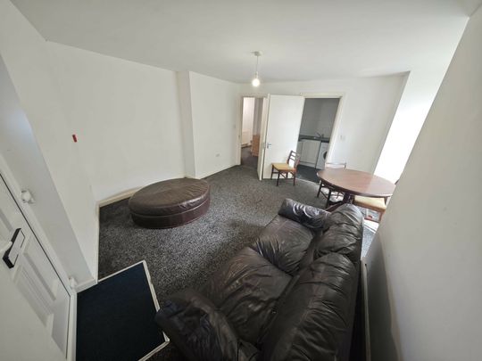 Chapel Lane, Hyde Park, LS6 - Photo 1