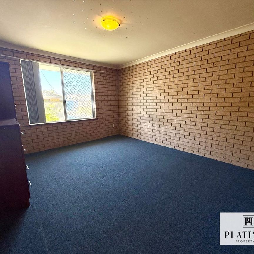 Bright, Spacious & Coastal – Your Bunbury Haven Awaits - Photo 1