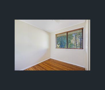 Spacious Family Home - Photo 4