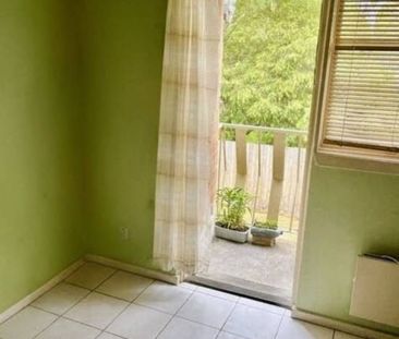 Renovated 2 b/r Footscray - park view - Photo 2