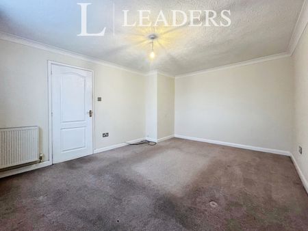 3 bedroom house to rent Beadel Close, Witham, Essex, CM8 - Photo 2