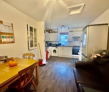 27 Beatrice Avenue - Photo 3