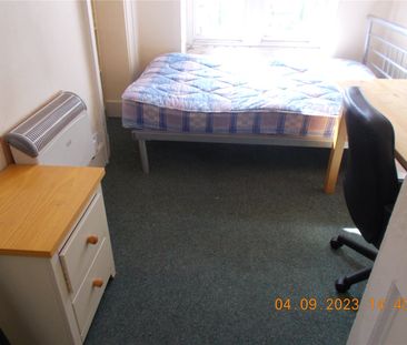 Student Properties to Let - Photo 3