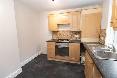 2 Bedroom Maisonette - Photo 4