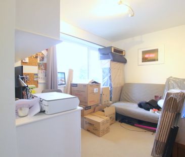 4 Bedroom Maisonette, Richmond Road, London - Photo 1