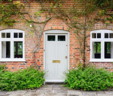 5 bedroom detached house to rent - Photo 2