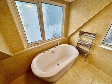 Chaddesley Wood Road, BH13 7PN, Poole - Photo 3