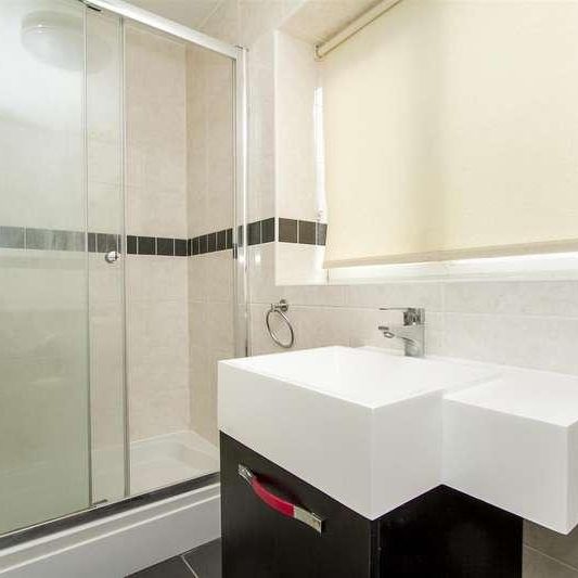 Lodge Road, Hendon, London, NW4 - Photo 1