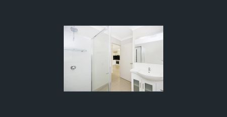 Modern 2-Bedroom Ground Floor Unit with Private Yard - Photo 5