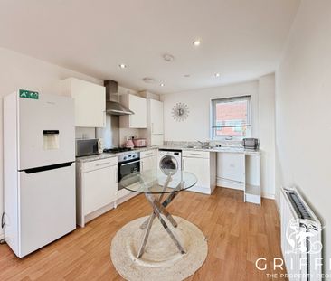 Malthouse Drive, Grays, RM17 - Photo 3
