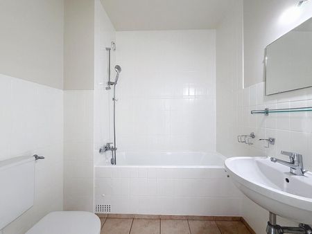 Très joli 5 pièces au 5ème, rafraichi, avec balcons - Photo 3