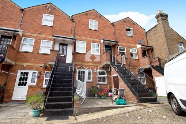 2 bedroom terraced house to rent - Photo 1