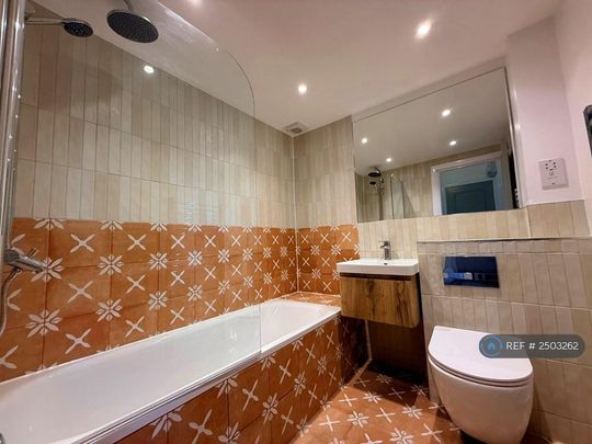 2 bedroom flat to rent - Photo 1