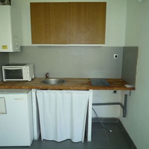 Appartement 1 pièces 29m2 MARSEILLE 8EME 550 euros - Photo 2