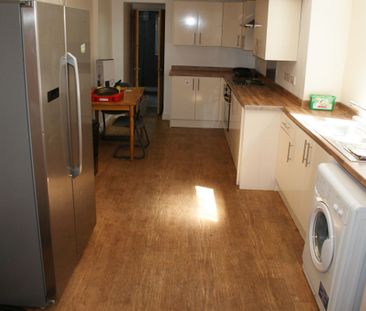 81 Storer Road - Huge Kitchen & No Deposit Loughborough - Photo 2