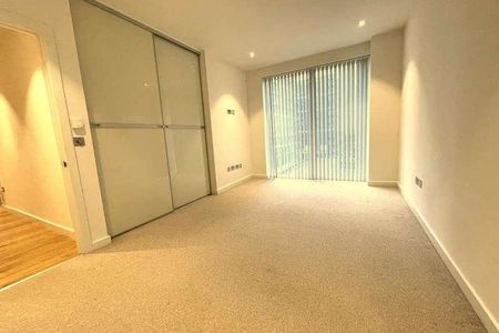 Fairfield Avenue, Staines, TW18 - Photo 3