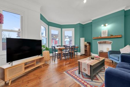 3 bedroom apartment to rent - Photo 2