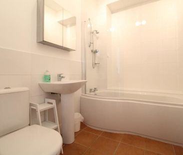 Pitstruan Place, Aberdeen, Top Left, AB10 - Photo 6