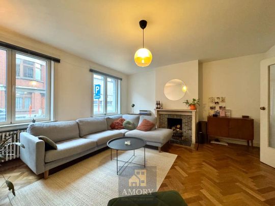 Ruim, charmant 2 slpk-app met terras nabij Gent St. Pieters + GARAGE - Photo 1