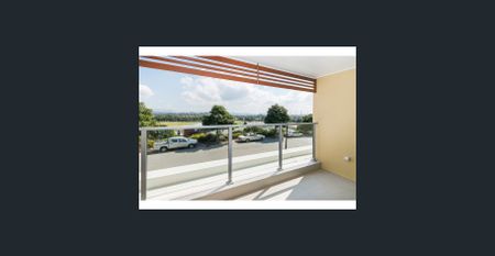 Emerald Lakes Lifestyle Living – Spacious Modern Townhouse - Photo 4