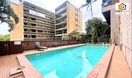 East Brisbane - Photo 2