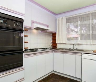 58 Songlark Crescent, Werribee VIC, Belconnen - Photo 3