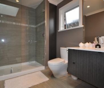 House in North Vancouver, BC - Photo 1