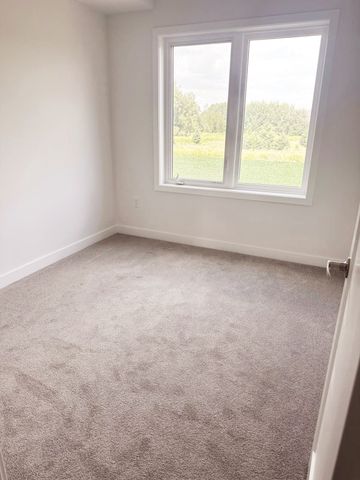 For Lease - 940 St David Street Unit# 46, Centre Wellington, Ontario - Photo 3