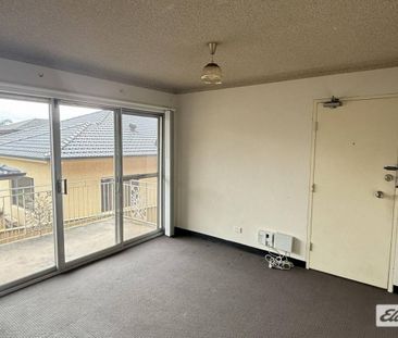 PERFECT UNIT IN PERFECT LOCATION! - Photo 3