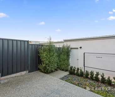 Beautiful Town House - Photo 6