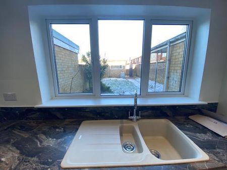 Tansor Garth, Peterborough - Photo 4