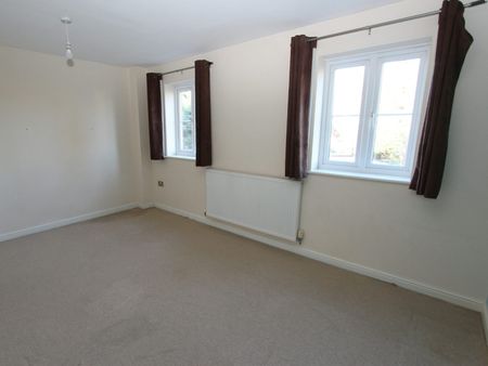 Town house to rent on - Photo 4