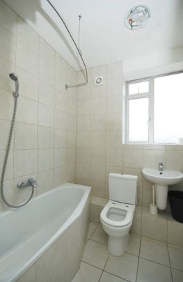 4 bedroom flat to rent - Photo 1