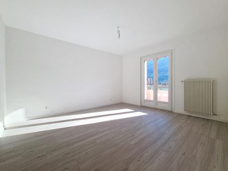 Sion, appartement de 3.5 pièces rénové avec balcon et place de parc - Foto 3