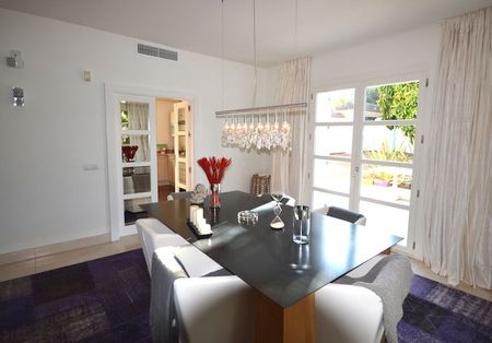 Detached Villa in Nueva Andalucía - Photo 5