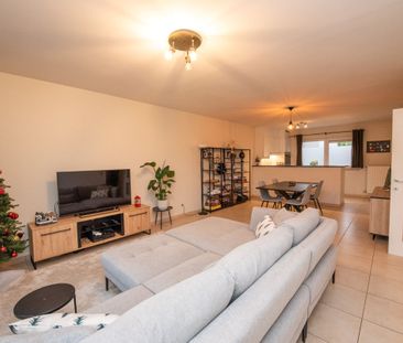 Gelijkvloers appartement in centrum Waregem met tuintje & garage. - Foto 2