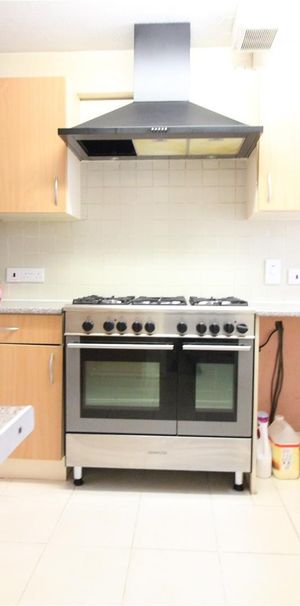 Wellington Road North, Hounslow - Photo 1