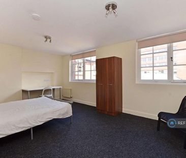 6 bedroom flat to rent - Photo 4