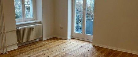 Frisch sanierte 1-Zimmer-Altbauwohnung im Seitenflügel am Erkelenzdamm - Foto 1