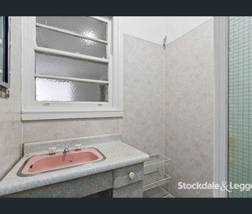 Close to School! - Photo 3