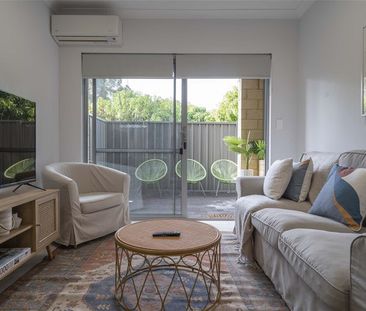 $770/w furnished Modern 2b Unit in Cloverdale - Photo 2